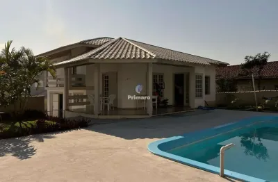 Casa a venda proximo ao centro de criciuma com piscina