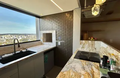 Cobertura exclusiva no ponto mais alto da cidade, com vista panorâmica deslumbra