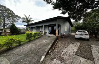 Casa a venda 3 quartos sendo 1 suite 2 vagas de garagem renascer criciuma