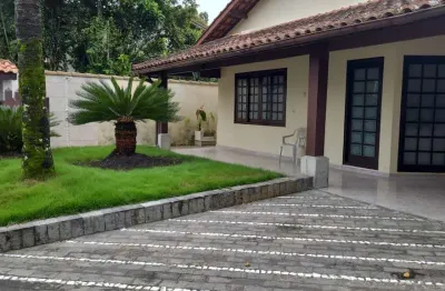 Apartamento à venda com 03 dormitórios (sendo 01 suíte) e 02 vagas de garagens, praia da enseada no centro, bertioga, sp.