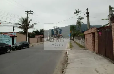 Casa sobreposta à venda com 62,19m² 02 dormitórios e 02 vagas de garagens no centro de bertioga/sp.