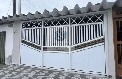 Vende-se casa 02 dorm, sendo 01 suíte, 01 vaga. em jardim melvi  -  praia grande