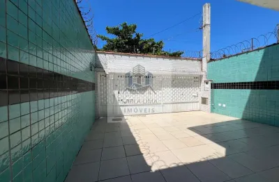 Lindo Sobrado à venda com 03 Dormitórios e 01 Suíte, 02 WC, 02 Vagas, em Vila Caiçara  -  Praia Grande