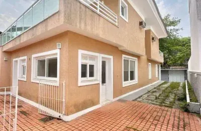 Casa com 4 quartos à venda na Rua das Rosas, Itacoatiara, Niterói