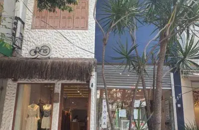 Prédio comercial à venda com 250m² e 2 lojas no miolo de icaraí