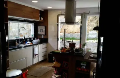 Casa com 5 quartos à venda, 672 m² por r$ 1.600.000 - badu - niterói/rj