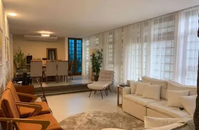 Casa com 4 quartos à venda, 241 m² por R$ 1.690.000 - São Francisco - Niterói/RJ