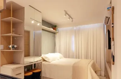 Lindo flat mobiliado, decorado e equipado, para locação anual no bessa