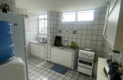 Apartamento de 3 quartos sendo 1 suíte em camboinha, 1º andar de escada