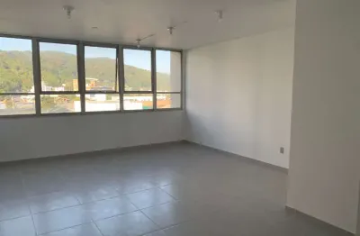 Ponto comercial para alugar no Centro, Joinville  por R$ 1.300