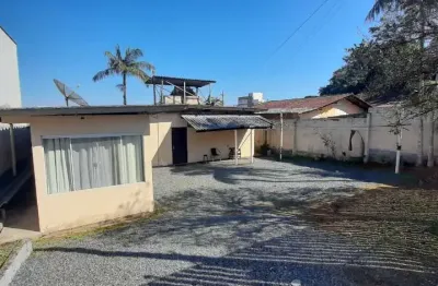 Casa com 2 quartos à venda no iririú, joinville  por r$ 420.000