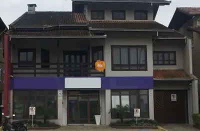 Casa com 3 quartos à venda no iririú, joinville  por r$ 1.800.000