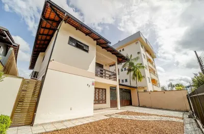 Casa com 4 quartos à venda no saguaçu, joinville  por r$ 1.290.000