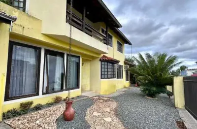 Casa com 4 quartos à venda no américa, joinville  por r$ 1.800.000