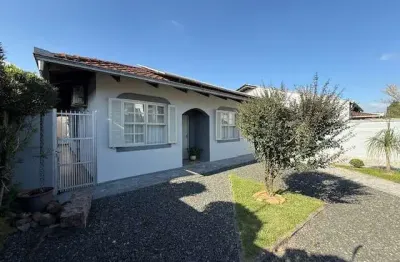 Casa com 3 quartos à venda no saguaçu, joinville  por r$ 920.000