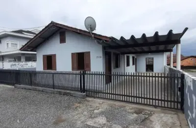 Casa com 2 quartos para alugar no itaum, joinville  por r$ 2.390