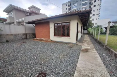 Casa com 3 quartos para alugar no Anita Garibaldi, Joinville  por R$ 3.000