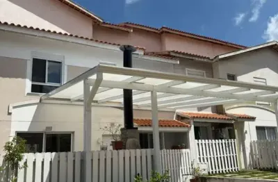 Maravilhosa residência de 2 dorm, com planejados, no condominio dos pássaros