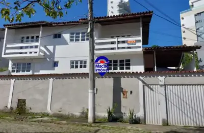 Casa com 3 quartos à venda na rua andréa lima, glória, macaé, 192 m2 por r$ 800.000