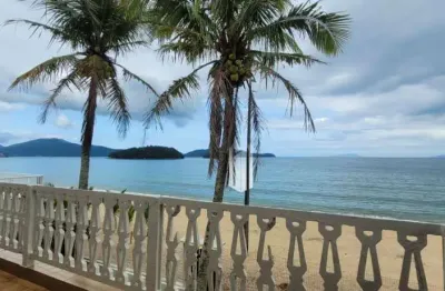 Casa pé na areia em massaguaçu: conforto, espaço e vista deslumbrante do mar