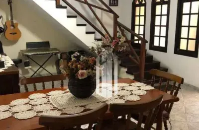 “exclusividade e elegância: sobrado espaçoso no tinga com vista para a serra'