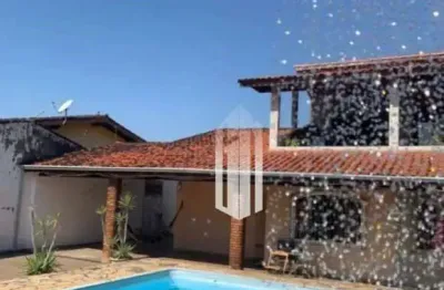 Casa com piscina e edícula no pontal de santa marina - caraguatatuba/sp