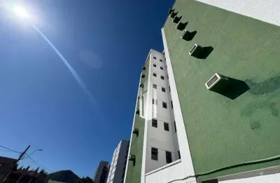 Cobertura duplex exclusiva a 200 m da praia com lazer completo e alto padrão.
