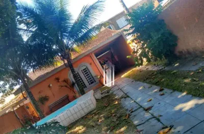 Casa com edícula e quintal amplo à venda no porto novo!