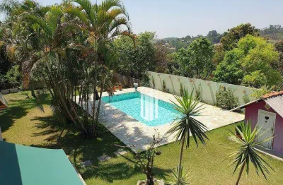 Linda chácara com piscina, pomar, horta e lazer completo no condomínio!