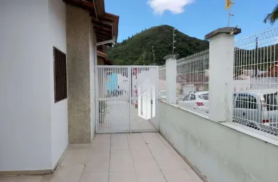Casa com 2 dormitórios à venda, 56,40 m² - martim de sá - caraguatatuba/sp - locação para fevereiro.
