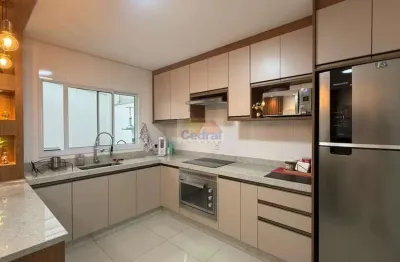 Sobrado totalmente mobiliado com 03 dormitórios em condomínio fechado - césar de souza