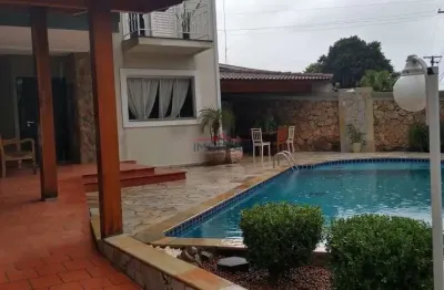 Casa á venda com 260 m² com piscina - vila petrópolis - atibaia - sp