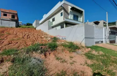 Terreno á venda com 200 m² em ótima localização, próximo ao comércio local da re