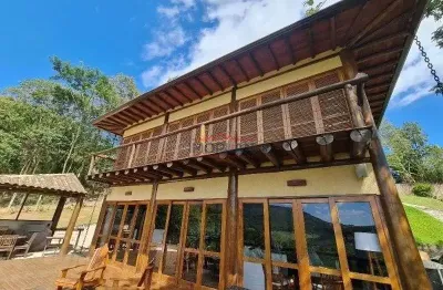 Linda casa em atibaia, condominio fechado com portaria, rondas e area de lazer.