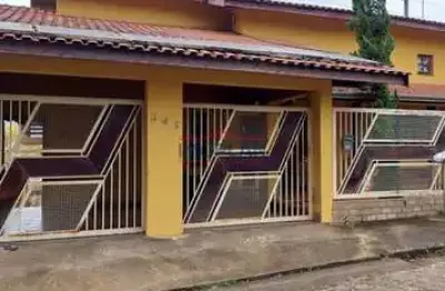 Casa com 4 quartos à venda no Centro, Piracaia 