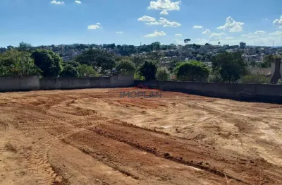 Lindo terreno á venda com 1500 m² totalmente murado e portão uma ótima localizaç