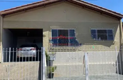 Casa  à venda  com 183 m² com churrasqueira e edicula  em ótima localização em a