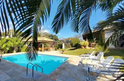 Casa à venda com 5 dormitórios 3 suítes e piscina na vila petrópolis - atibaia/s