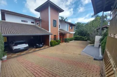 Casa  á venda  com 350 m² e piscina em ótima localização em bom jesus dos perdõe
