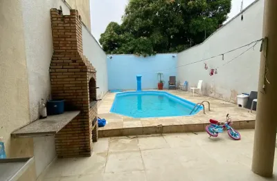 Casa com 3 quartos à venda no Parquelândia, Fortaleza 
