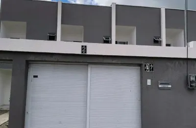 Linda casa dúplex venha com acabamento diferenciado pronta pra morar...