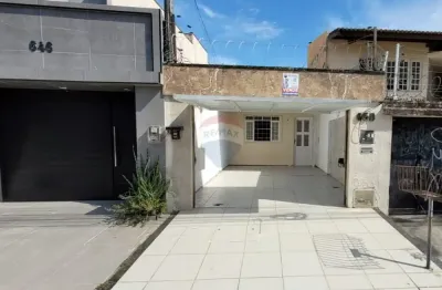 Casa toda reformada e ótimo preço próximo ao shopping iguatemi