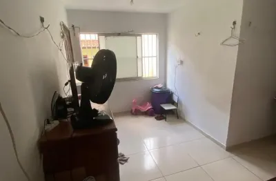Apartamento com 2 quartos à venda na Rua 2, 77, Itaperi, Fortaleza