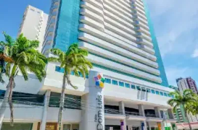 Sala na torre comercial do shopping pátio dom luís meireles