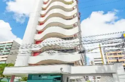 Semi mobiliado de alto padrão 1 por andar com 3 suítes no meireles