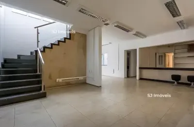 Ponto comercial no centro 25 ponto comercial com 11 salas e galpão no centro