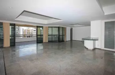 Apartamento de alto conforto 1 por andar com 3 suítes no meireles