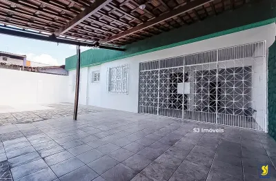 Casa com 3 quartos para alugar no São Gerardo, Fortaleza 