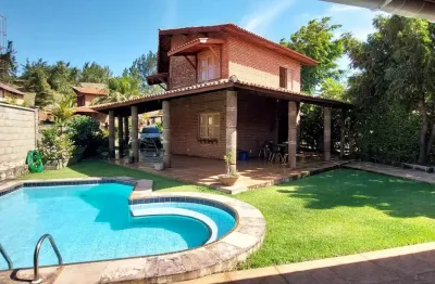 Vende - se Casa com 2 andares em Condominio no Pecém e Próximo a Praia