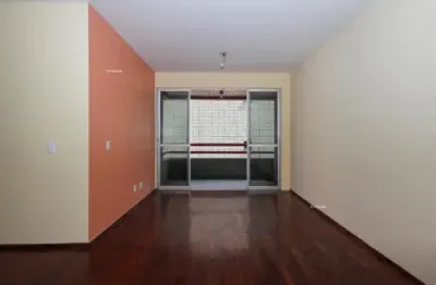 Apartamento com 2 Quartos sendo 1 Suíte varanda e estrutura de lazer no Meireles